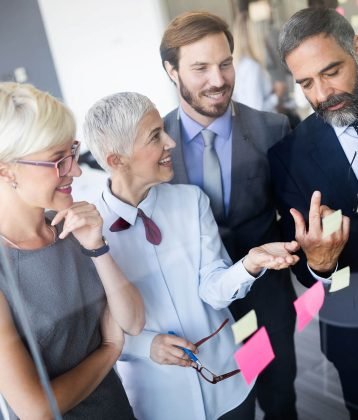 meeting-business-corporate-success-brainstorming-t-L692SWJ.jpg